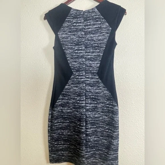 Ann Taylor size 2 black/white body con sheath - Picture 3 of 7